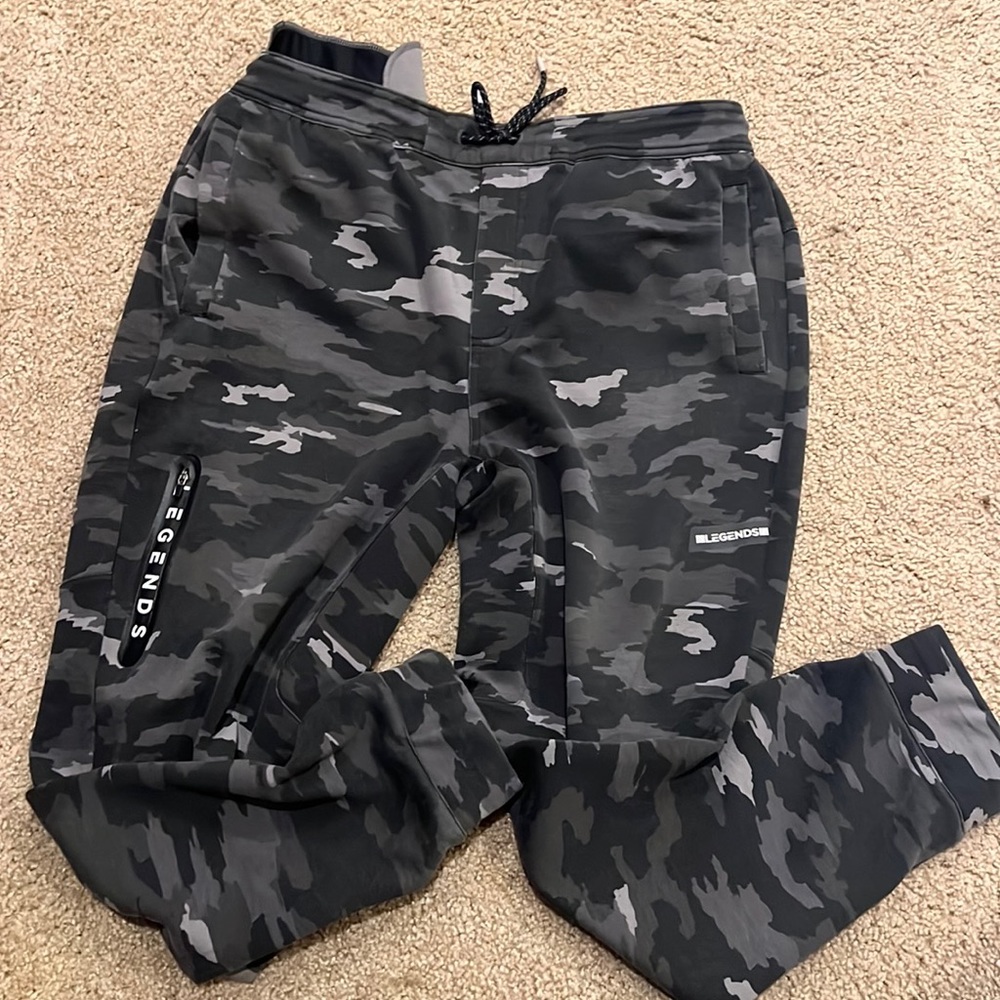 Legends Hawthorne Tech Joggers - Size XL